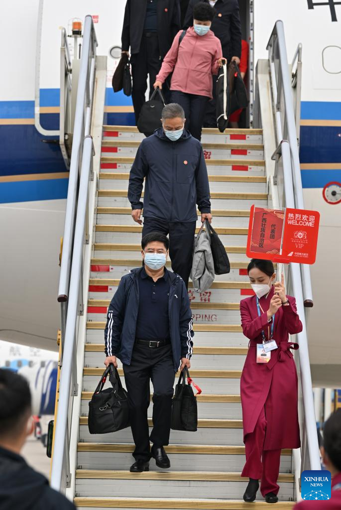 (CPC Congress) Delegates to CPC National Congress Arriving in Beijing