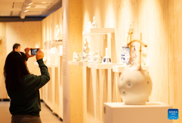 Pottery Exhibition Held at China Cultural Center in the Netherlands