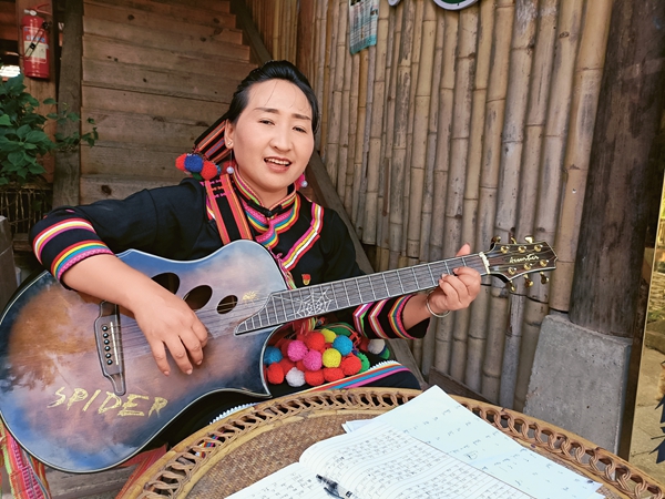 Women Promotes Lahu Culture, Helps Villagers Achieve Prosperity by Singing, Dancing