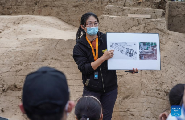 Families Attend Archaeological Tour During Beijing Public Archaeology Season