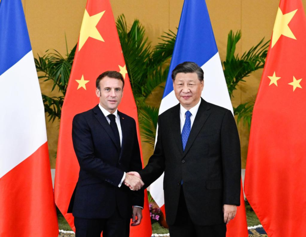 Xi Meets French President Macron