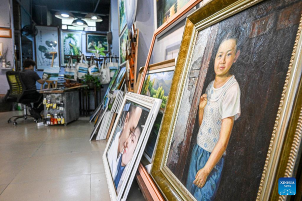 Oil Painting Industry Thrives in Tunchang County, S China's Hainan