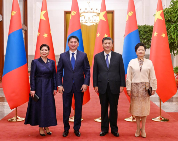 Xi Holds Talks with Mongolian President