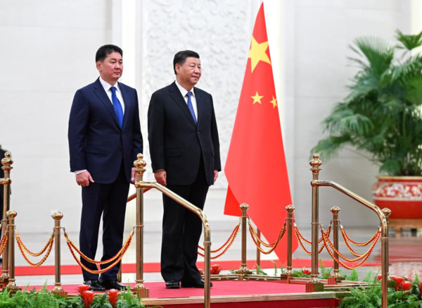 Xi Holds Talks with Mongolian President