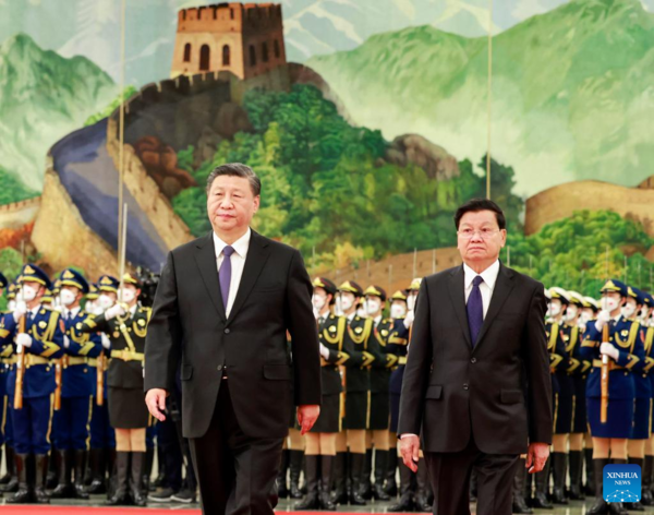 Xi Holds Talks with Lao President