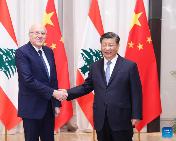 Xi Meets Lebanese PM on Ties