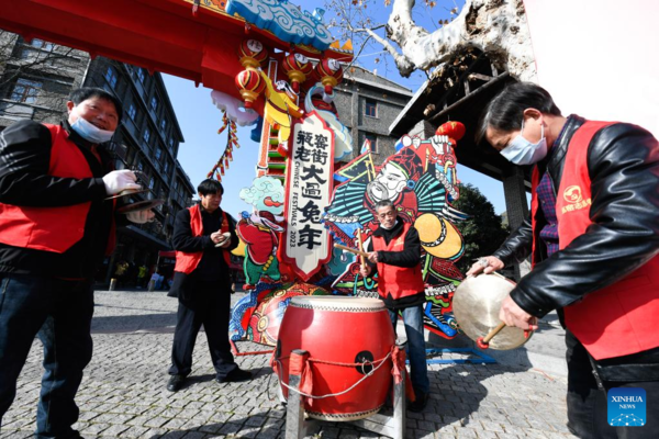 Shopping Festival Kicks off to Warm up for Upcoming Chinese Lunar New Year in Hangzhou City, E China