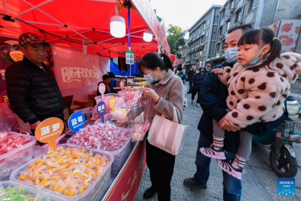 Shopping Festival Kicks off to Warm up for Upcoming Chinese Lunar New Year in Hangzhou City, E China