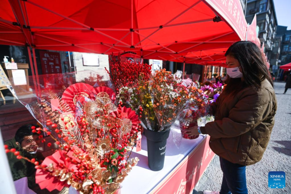 Shopping Festival Kicks off to Warm up for Upcoming Chinese Lunar New Year in Hangzhou City, E China