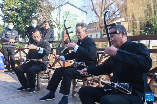 Performance Held to Greet Upcoming Spring Festival in Huzhou, E China