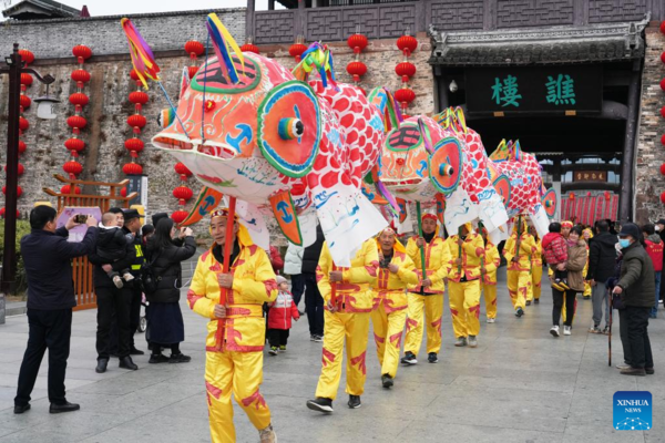 Various Folk Cultural Activities Held to Celebrate Lantern Festival in China