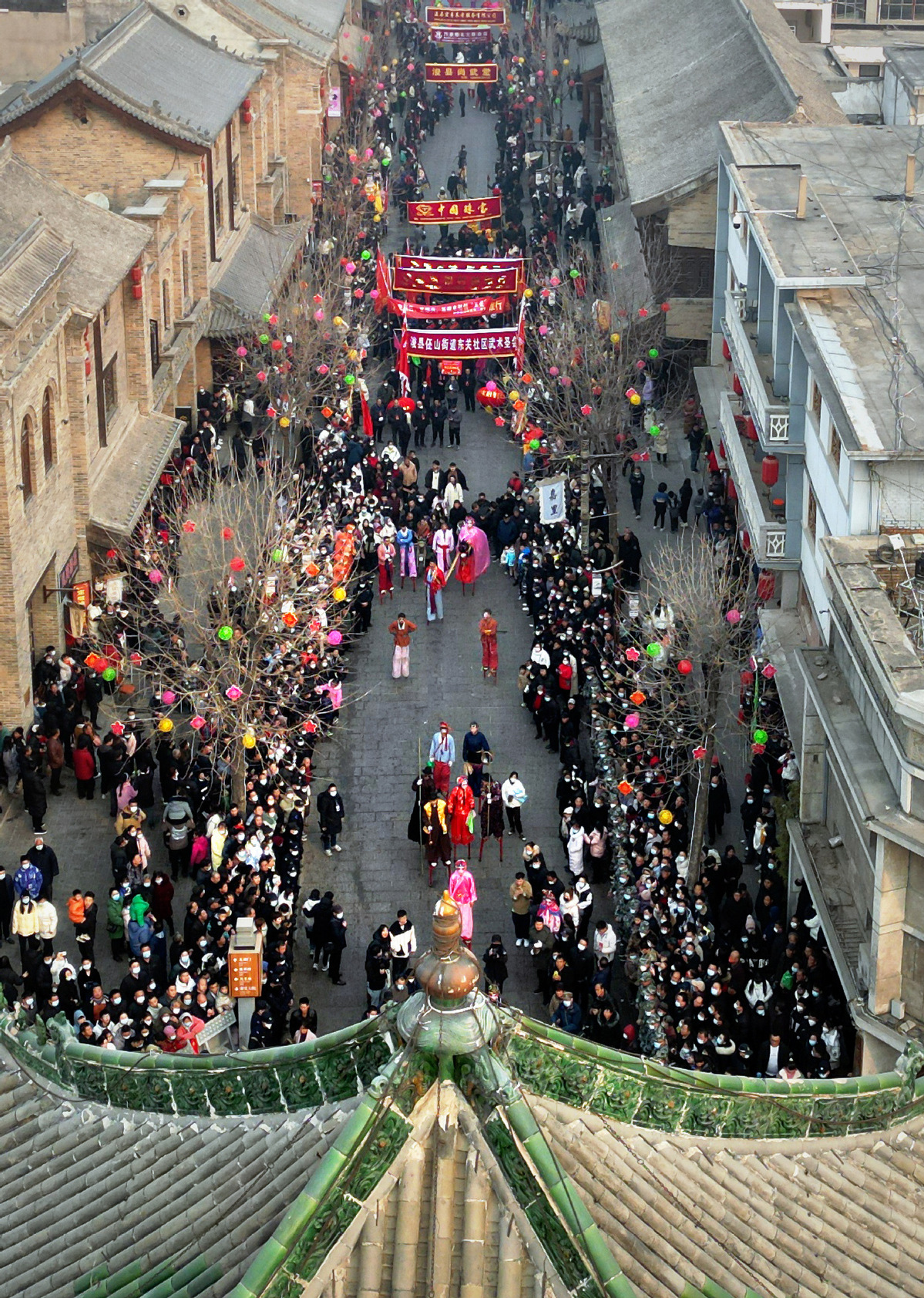 Temple Fair Held to Honor Folk Tradition