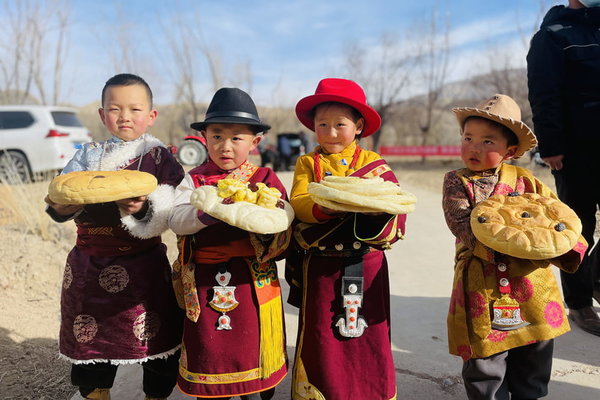 Farmers in NW China's Qinghai Celebrate Start of Spring Farming