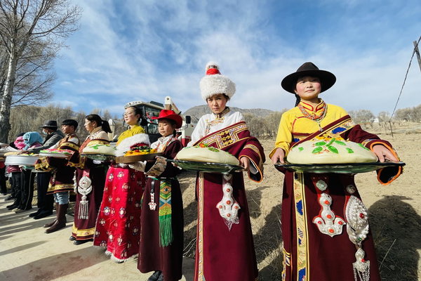 Farmers in NW China's Qinghai Celebrate Start of Spring Farming