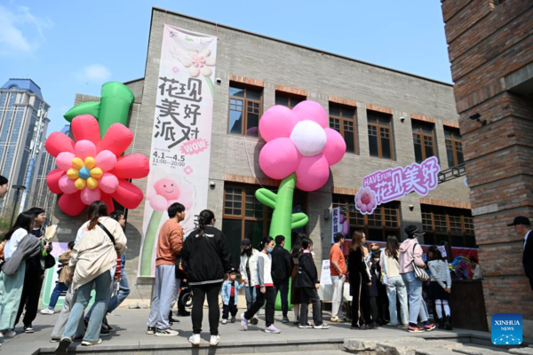 Blossoms of Chinese Flowering Crabapple Boost Tourism in N China's Tianjin