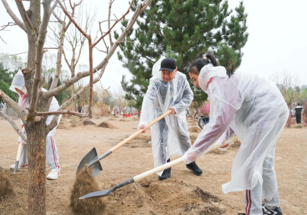 Xi Plants Trees in Beijing, Urging More Afforestation Efforts for Green Development, Building Beautiful China