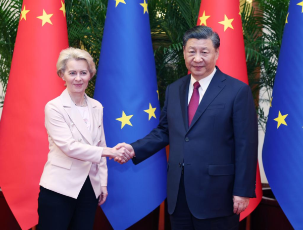 Xi Holds Trilateral Meeting with Macron, von der Leyen