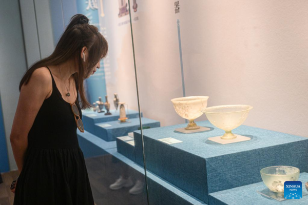 Silk Road Glassware Exhibition Held in Haikou, S China
