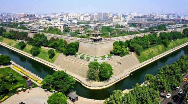 Landmarks in Time-Honored City of Xi'an: Ancient City Wall, Bell Tower and Drum Tower