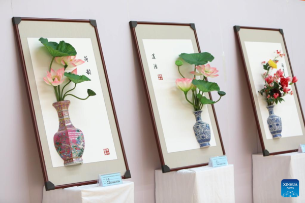 Flower Arrangement Artworks Presented in Shenyang, NE China
