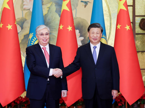 Xi Holds Talks with Kazakh President