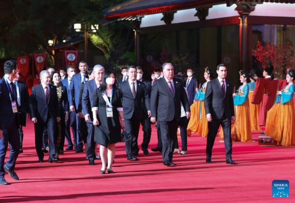 Central Asian Leaders Attend Welcome Ceremony