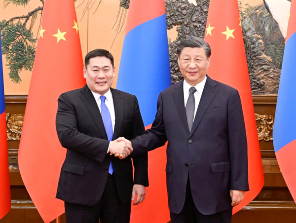 Xi Meets with Mongolian PM