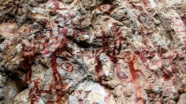 Tracing Ancient Rock Paintings in China's Guangxi