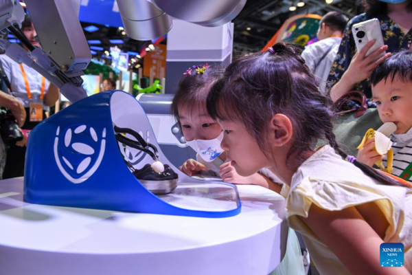 Cutting-Edge Technologies Attract Visitors at 2023 CIFTIS in Beijing