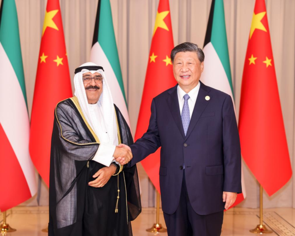 Xi Meets Kuwaiti Crown Prince, Pledging to Take Bilateral Ties to New Heights