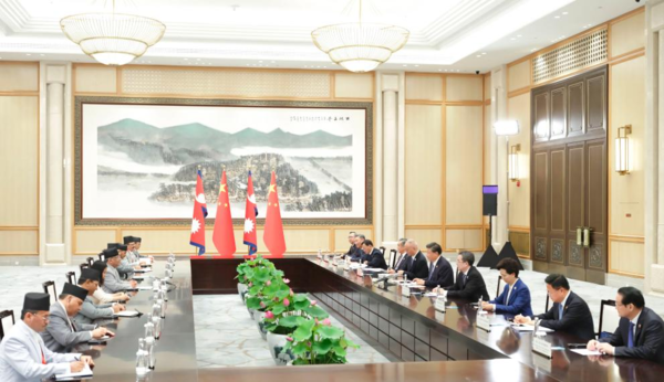 Xi Meets Nepalese Prime Minister