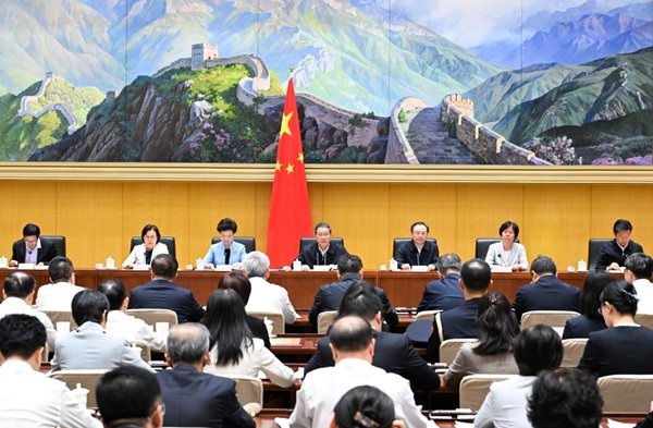 Xi Calls for New, Greater Contributions to Advancing Cause of Women and Children