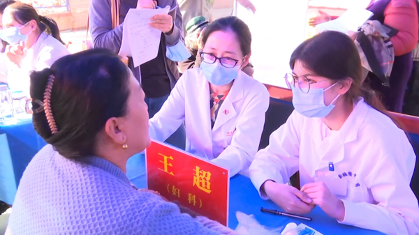 GLOBALink | Medical Assistance Team Provides Professional Training, Free Clinics in Xinjiang