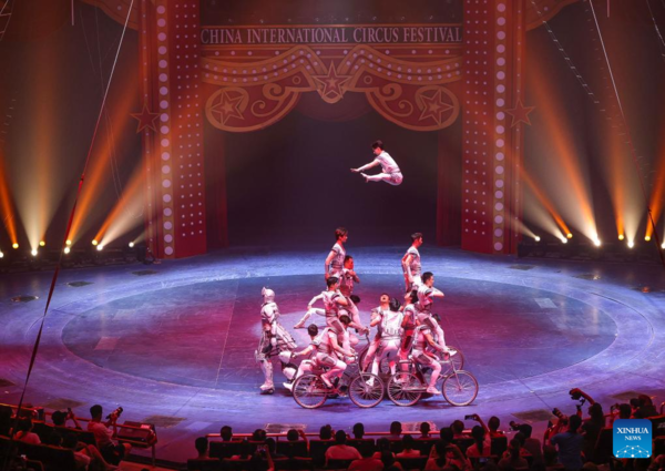 Acrobats from Home, Abroad Perform During 7th China Int'l Circus Festival