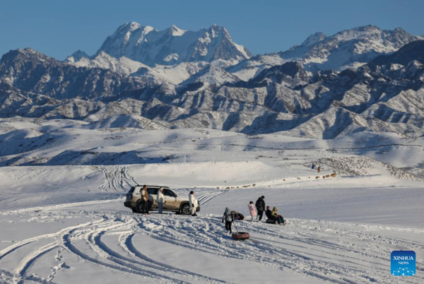 Winter Tourism Gaining Popularity in Xinjiang's Tianshan Village