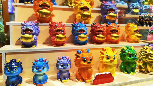 Dragon-Themed Cultural Products Drive Sales Surge Across China