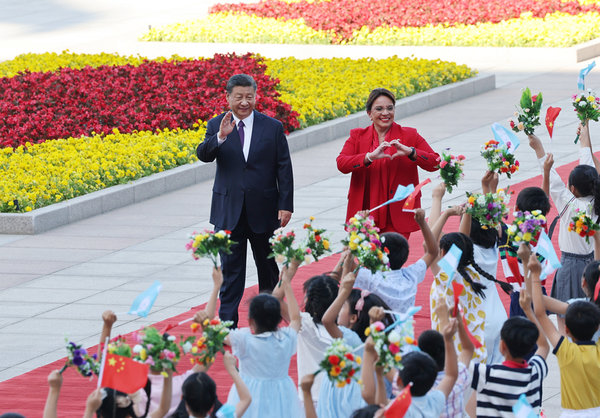 Xinhua Pictures of the Year 2023: Leading China