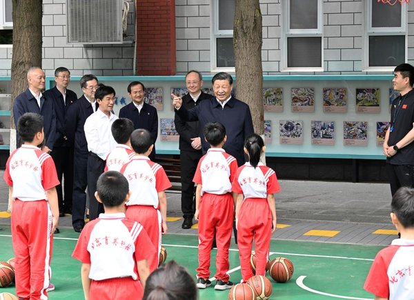 Xinhua Pictures of the Year 2023: Leading China