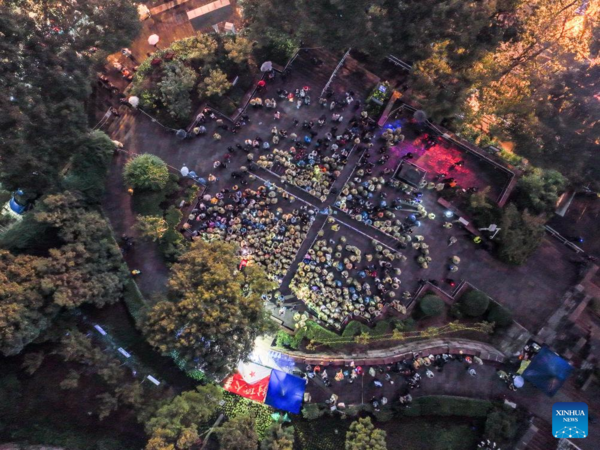 Roadside Concerts Become a Hit in SW China's Guizhou