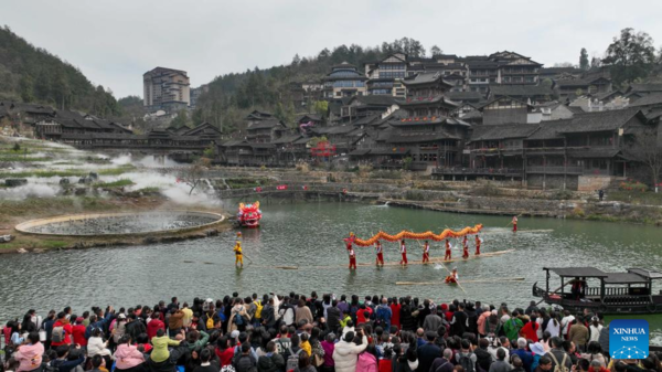 People Across China Enjoy Spring Festival Holiday