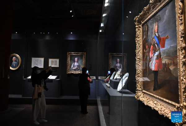 Exhibition on Exchanges Between China and France in 17th, 18th Centuries Opens in Beijing