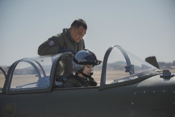 Chinese Women Carrier Aircraft Pilot Trainees Complete Solo Flights