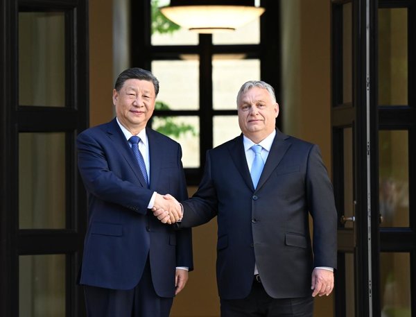 Xi, Hungarian PM Hold Talks in Budapest