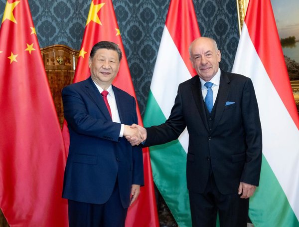 Xi Says Ready to Jointly Promote China-Hungary Ties to Higher Levels