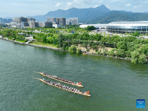 Dragon Boat Races Held Across China to Celebrate Upcoming Duanwu Festival