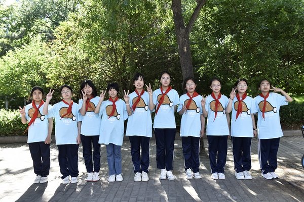 Girls from N China's Zhangjiakou Attend Study Tour in Beijing