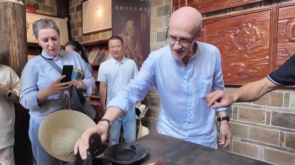 GLOBALink | Foreign Sinologists Impressed by Tour in China's Fujian