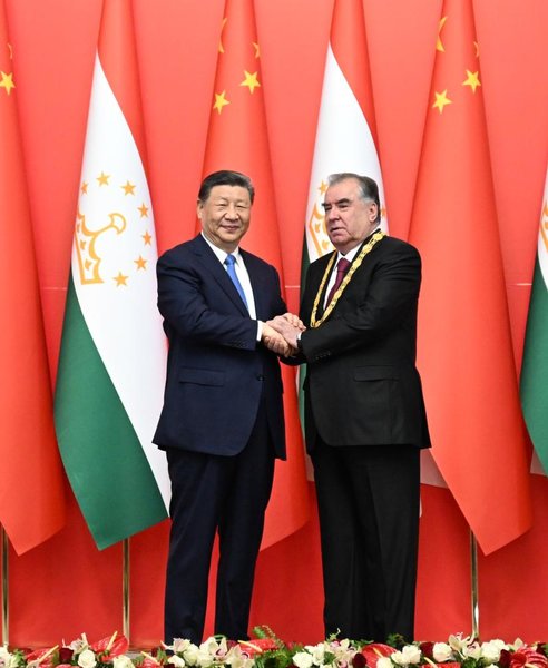 Xi Awards Tajik President Rahmon China's Friendship Medal