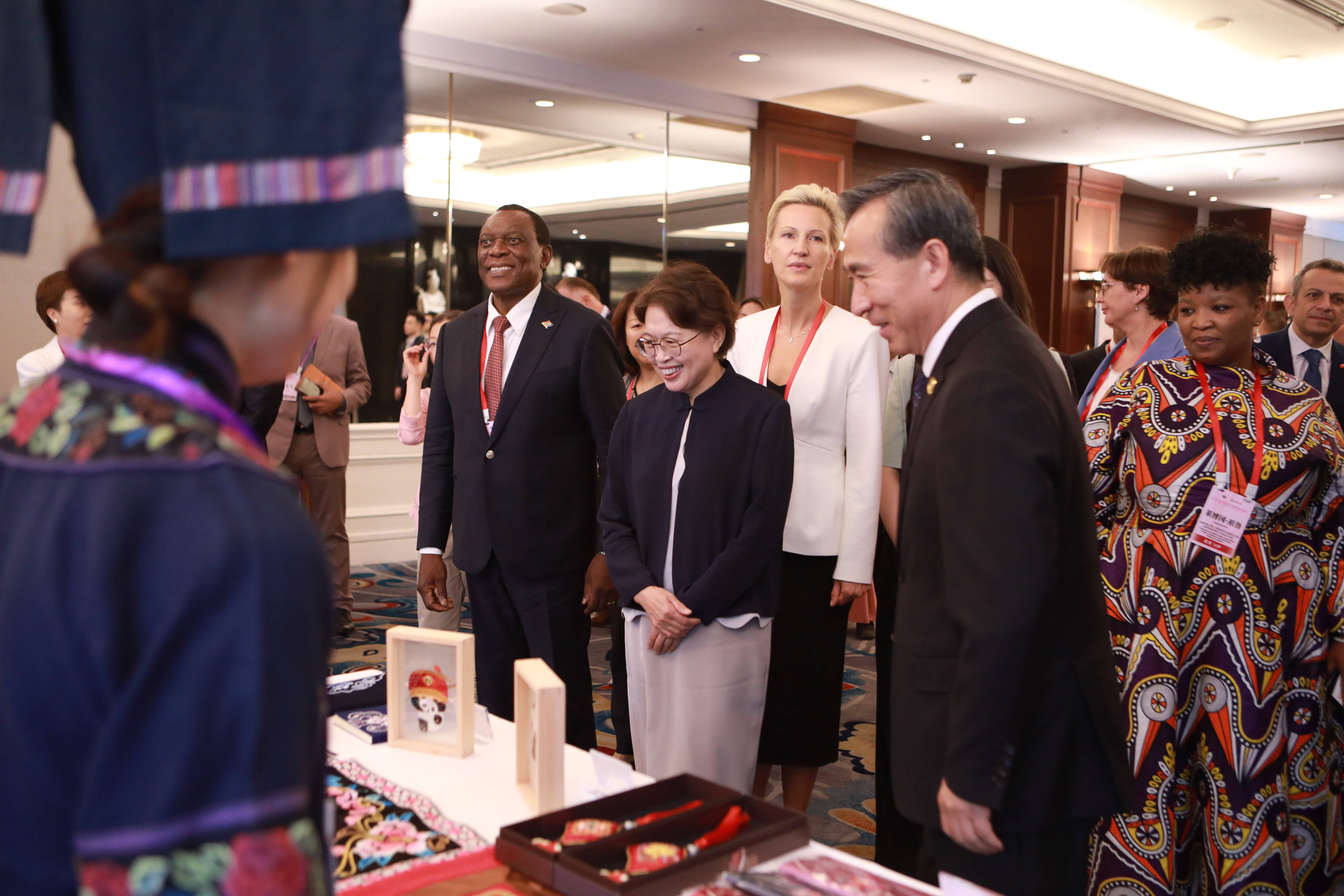 Huang Addresses 2024 BRICS Women's Leadership Forum