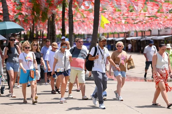 China's Tropical Paradise Sanya Emerges as Hot Spot for International Tourists